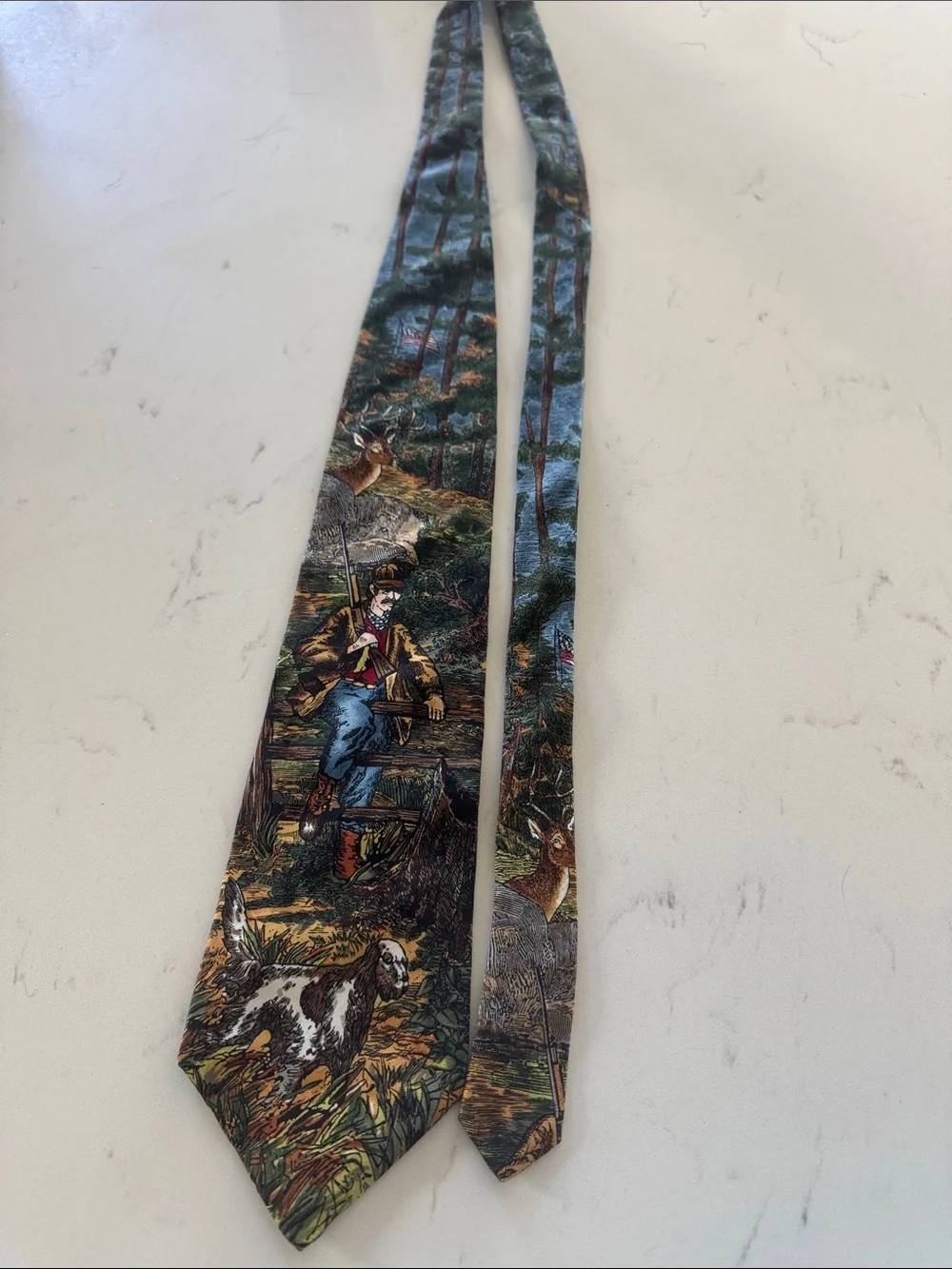 Van Heusen Hunting Scene Tie in Green and Brown